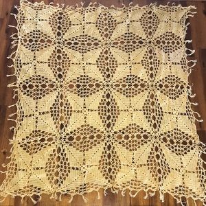 Vintage Light Yellow Hand Crochet Tablecloth/Large Doily~Shabby Chic~27.5x32